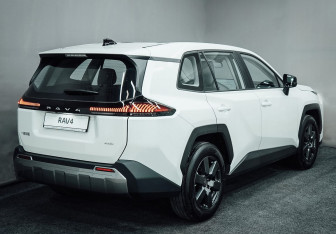 Новый Toyota RAV4 2025 (10 фото)