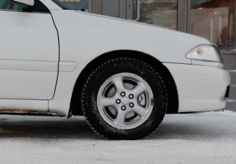 Подержанный автомобиль Toyota Carina Sedan 2001 года (9 фото)