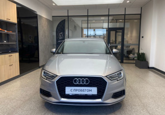 Подержанный автомобиль Audi A3 Sedan 2020 года (2 фото)