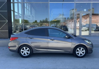Подержанный автомобиль Hyundai Solaris Sedan 2011 года (4 фото)