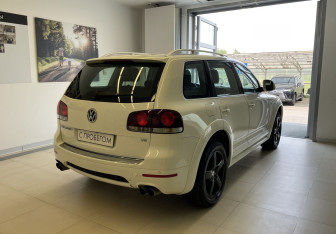 Подержанный автомобиль Volkswagen Touareg 2008 года (4 фото)