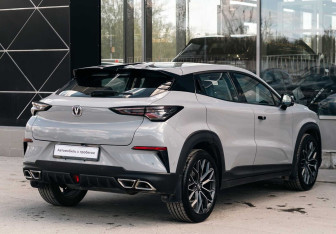 Подержанный автомобиль Changan UNI-T 2023 года (5 фото)