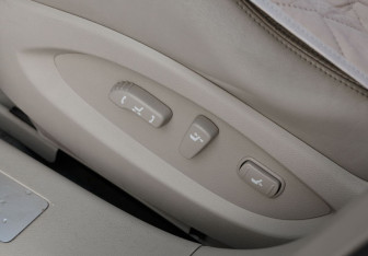 Подержанный автомобиль Infiniti FX 2008 года (21 фото)