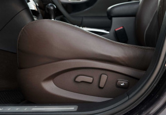 Подержанный автомобиль Infiniti FX 2010 года (19 фото)