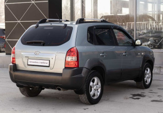 Подержанный автомобиль Hyundai Tucson 2007 года (5 фото)