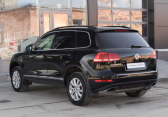 Подержанный автомобиль Volkswagen Touareg 2012 года (7 фото)