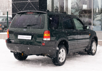 Подержанный автомобиль Ford Maverick 2002 года (5 фото)