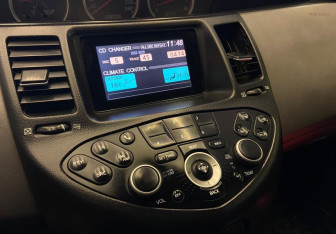 Подержанный автомобиль Nissan Primera Sedan 2003 года (10 фото)