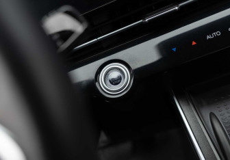 Подержанный автомобиль Omoda C5 2022 года (15 фото)