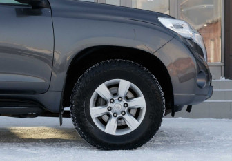 Подержанный автомобиль Toyota Land Cruiser Prado 2014 года (9 фото)