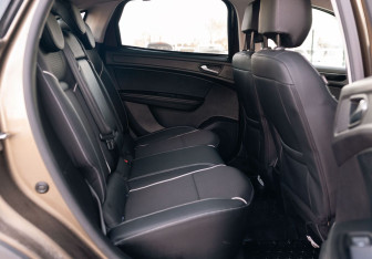 Подержанный автомобиль Renault Arkana 2019 года (19 фото)