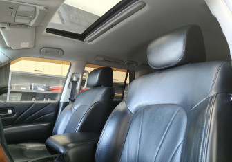 Подержанный автомобиль Infiniti QX80 2016 года (13 фото)