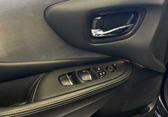 Подержанный автомобиль Nissan Murano Suv 2018 года (15 фото)