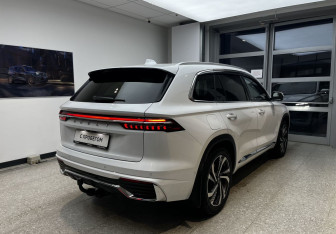 Подержанный автомобиль Geely Monjaro 2023 года (5 фото)