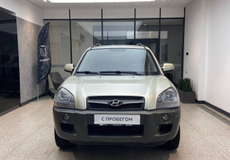 Подержанный автомобиль Hyundai Tucson 2008 года (3 фото)