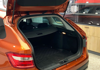 Подержанный автомобиль LADA (ВАЗ) Vesta Wagon 2017 года (7 фото)