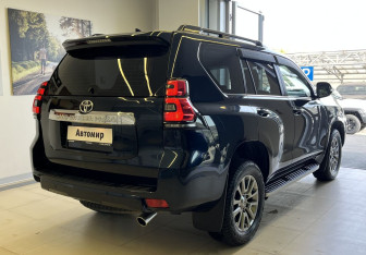 Подержанный автомобиль Toyota Land Cruiser Prado 2019 года (4 фото)