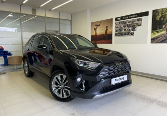 Подержанный автомобиль Toyota RAV4 2021 года (3 фото)