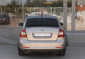 Подержанный автомобиль Skoda Octavia Liftback 2012 года (6 фото)