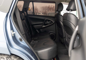 Подержанный автомобиль Toyota RAV4 2008 года (20 фото)