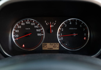 Подержанный автомобиль Nissan Note 2008 года (12 фото)