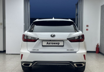 Подержанный автомобиль Lexus RX 2017 года (5 фото)