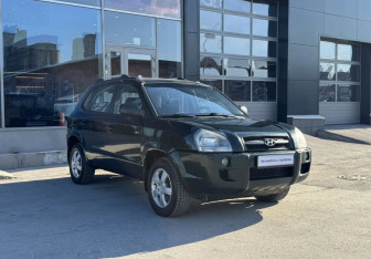 Подержанный автомобиль Hyundai Tucson 2006 года (3 фото)
