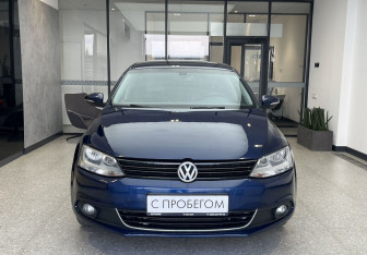 Подержанный автомобиль Volkswagen Jetta Sedan 2012 года (2 фото)