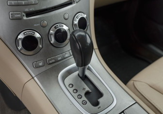 Подержанный автомобиль Subaru Tribeca 2007 года (15 фото)