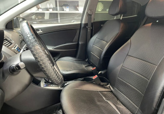 Подержанный автомобиль Hyundai Solaris Sedan 2015 года (10 фото)