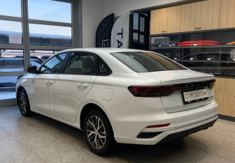 Подержанный автомобиль Geely Emgrand 2024 года (7 фото)