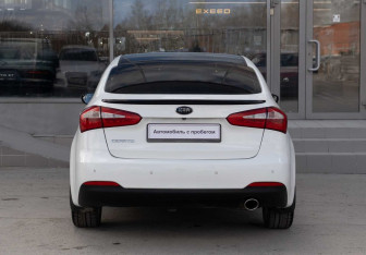 Подержанный автомобиль Kia Cerato Sedan 2013 года (6 фото)