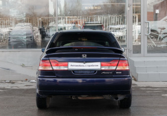 Подержанный автомобиль Honda Accord Sedan 2001 года (6 фото)