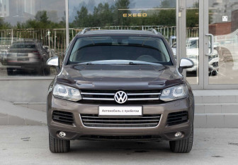 Подержанный автомобиль Volkswagen Touareg 2013 года (2 фото)
