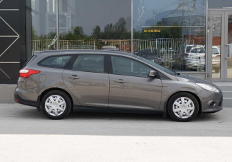 Подержанный автомобиль Ford Focus Wagon 2012 года (4 фото)