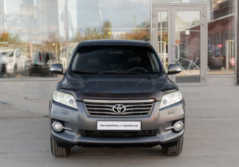 Подержанный автомобиль Toyota RAV4 2012 года (2 фото)