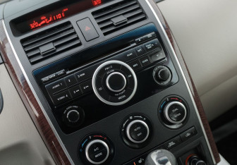 Подержанный автомобиль Mazda CX-9 2008 года (14 фото)