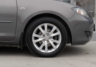 Подержанный автомобиль Mazda 3 Sedan 2006 года (9 фото)