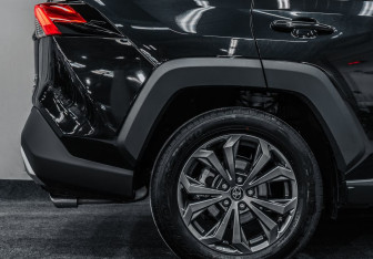 Новый Toyota RAV4 2025 (10 фото)