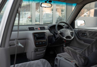 Подержанный автомобиль Honda CR-V 1999 года (10 фото)