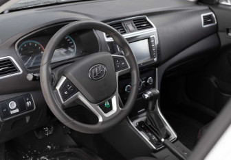 Подержанный автомобиль Lifan Solano 2018 года (11 фото)