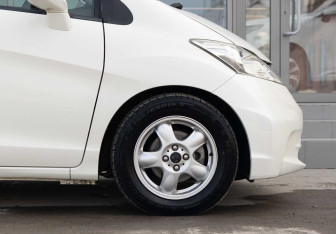 Подержанный автомобиль Honda Freed 2012 года (9 фото)