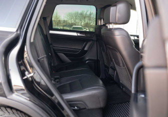 Подержанный автомобиль Volkswagen Touareg 2012 года (22 фото)