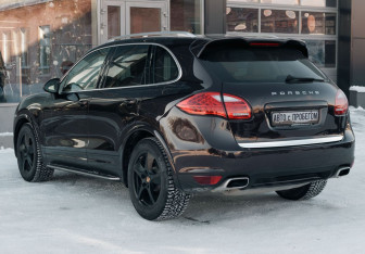 Подержанный автомобиль Porsche Cayenne 2014 года (7 фото)