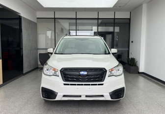 Подержанный автомобиль Subaru Forester Suv 2017 года (2 фото)