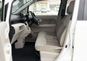 Подержанный автомобиль Daihatsu Move 2015 года (19 фото)