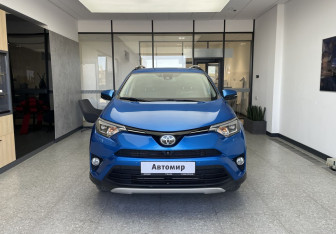 Подержанный автомобиль Toyota RAV4 2016 года (2 фото)