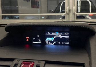 Подержанный автомобиль Subaru Levorg 2016 года (15 фото)