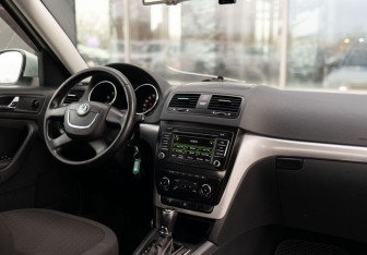 Подержанный автомобиль Skoda Yeti 2013 года (10 фото)