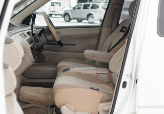 Подержанный автомобиль Toyota Vista Wagon 2000 года (17 фото)